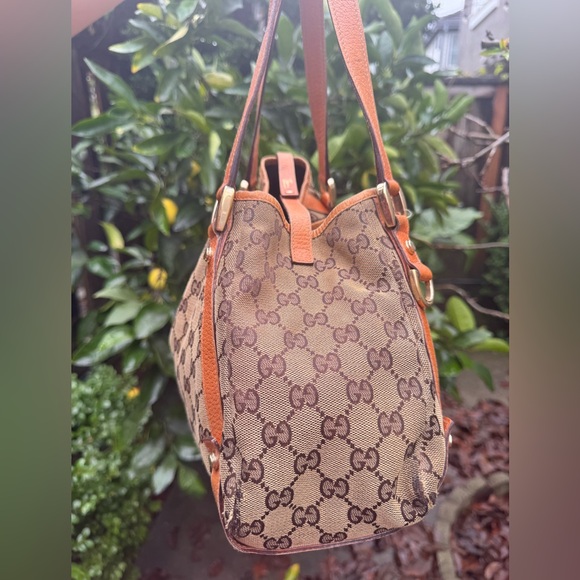 Gucci Abbey Canvas Bag - Picture 4 of 14
